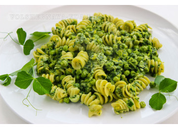 Fusilli с соусом из зелёного горошка